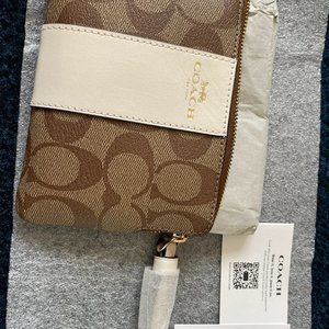 Brand NEW w/ tags COACH Wristlet org$78.00
